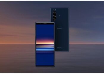 Sony esitteli pienemmän mutta lippulaivaominaisuuksilla varustetun Xperia 5 -puhelimen