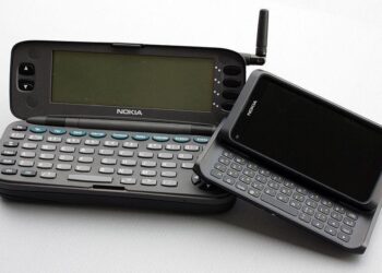 IS: Nokialta tulossa lisää retropuhelimia – ehkä Communicator?