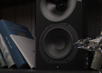 Arendal laajensi 1729-kaiutinsarjaansa pienellä jalustakaiuttimella