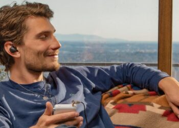 Fender esitteli liudan kuulokkeita ja Bluetooth-kaiuttimia