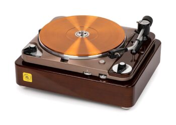 Thorens juhlistaa 140-vuotisjuhlaansa TD 124 DD Anniversary -levysoittimella