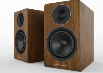 Acoustic Energyltä uusia kaiuttimia