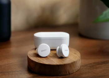 Uudet valkoiset PerL ja PerL Pro -nappikuulokkeet