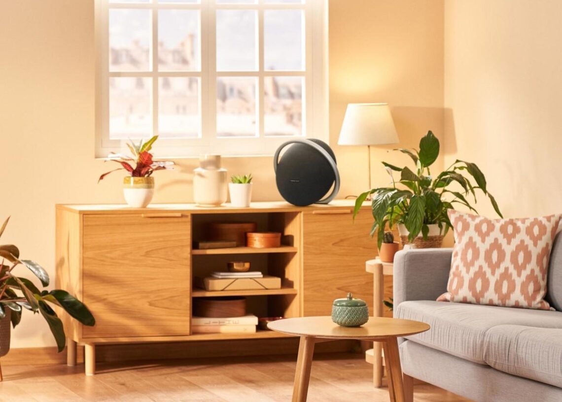 Harman Kardonilta kannettava Onyx Studio 8 -kotikaiutin