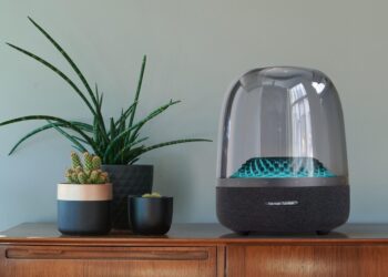 Tyylikkäästi muotoiltu Aura Studio 4