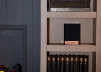 EC Livingiltä kaiutin suoratoistopalveluilla