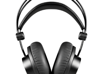 AKG:lta kolmet studiokuulokkeet