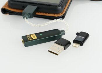 Potkua ja dynamiikkaa kuulokkeille taskukoossa