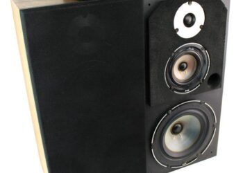 Hifin historiaa: KLH Model Two Analog Computer Loudspeaker – Vahvaa bassoa pienehköstä kotelosta