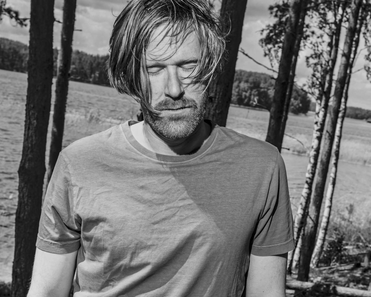 Ei ne välineet mutta ne keinot: Oskari Muron debyytti äänitettiin perinteisillä työskentelytavoilla mutta nykyvälineillä