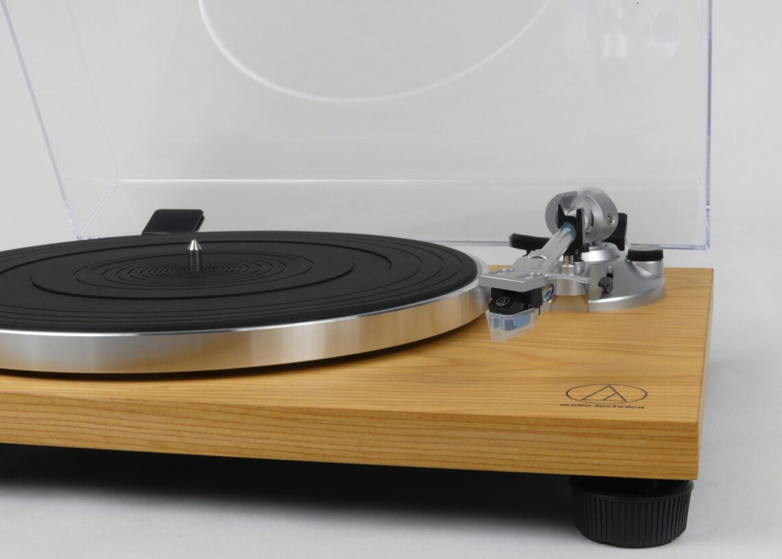 Kokeilu: Audio-Technica AT-LPW30TK -levysoitin – erinomainen lähtökohta vinyylin maailmaan