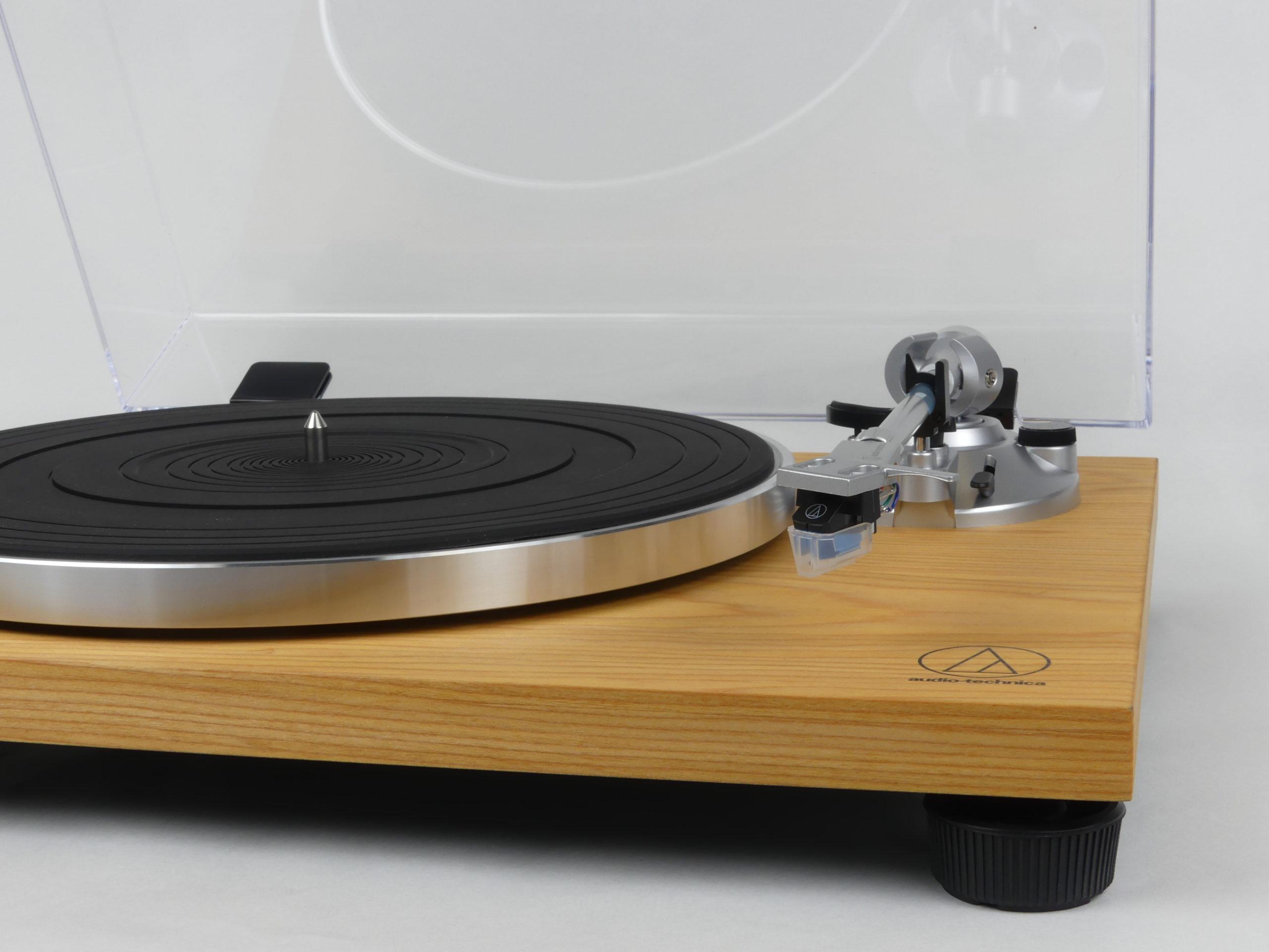 Kokeilu: Audio-Technica AT-LPW30TK -levysoitin – erinomainen lähtökohta vinyylin maailmaan