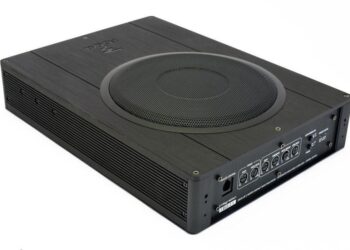 Kokeilussa Focalin ja ESX Audion aktiivisubbarit: Tukevampaa soundia auton vakiolaitteistosta!