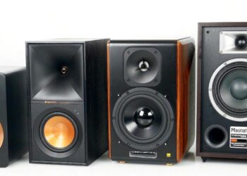 Vertailussa 549–799 € helpot ja kompaktit aktiivikaiuttimet