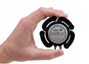 Muuta värähtelijällä taulu tai jopa mikroaaltouuni kaiuttimeksi