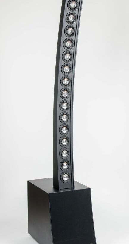 Kaarevat kaiutinkaunokaiset Sloveniasta