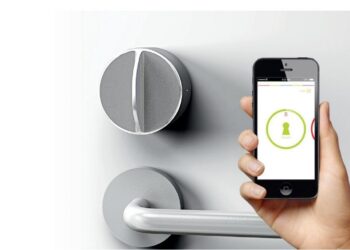 Ovet auki kätevästi puhelimella