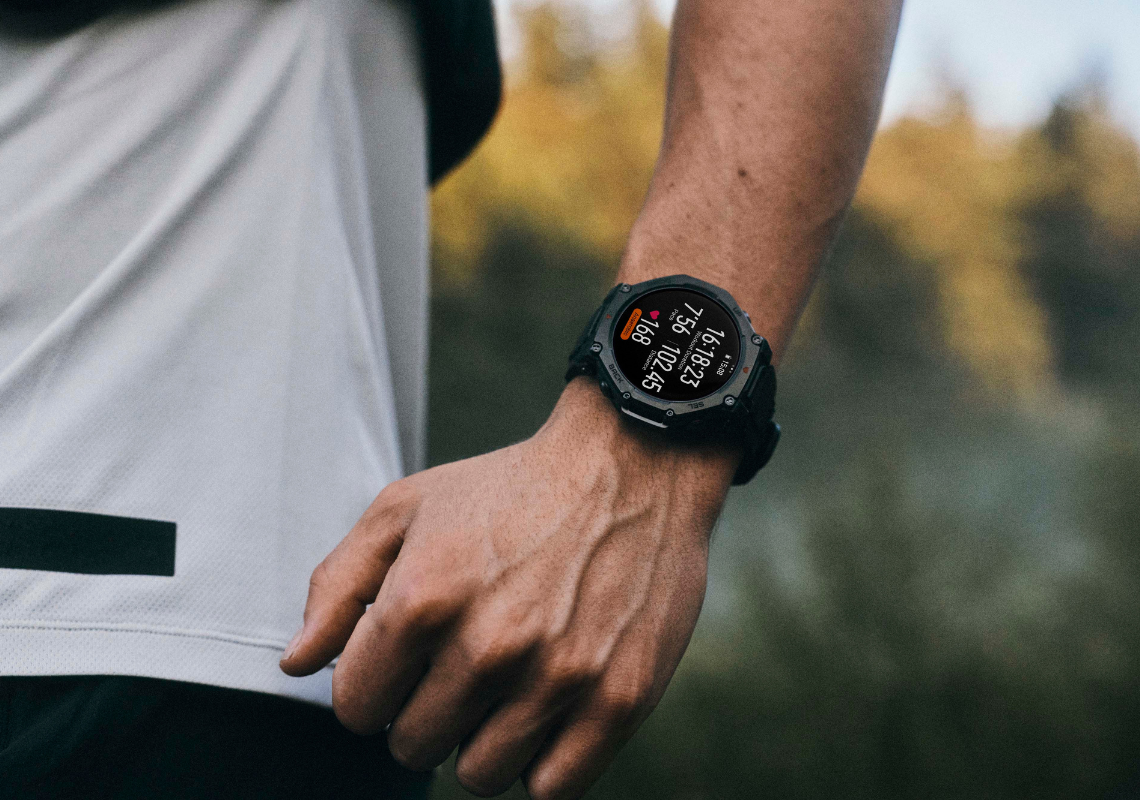 Amazfit T-Rex 3 Pro – Titaanirunkoinen seikkailukello kahdessa koossa, 3 000 nitin AMOLED ja sukellustuki