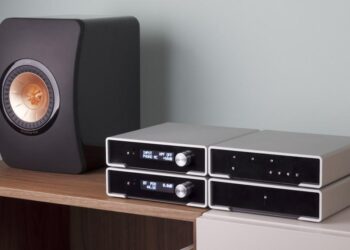 M2techin audiolaitteet rocktähtien jäljillä