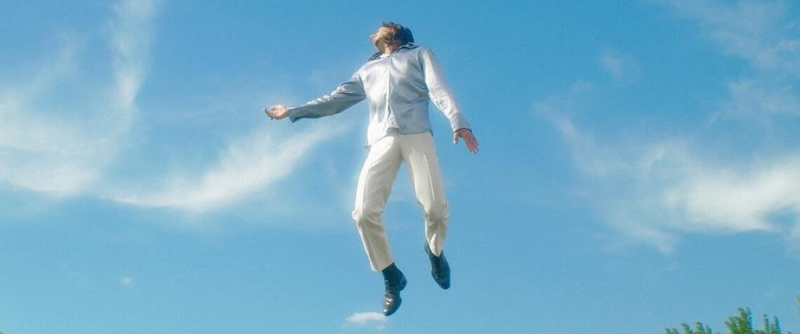 Onko tässä musiikkivideon tulevaisuus – Suomalaisartisti Artem julkaisi 8D -musiikkivideon