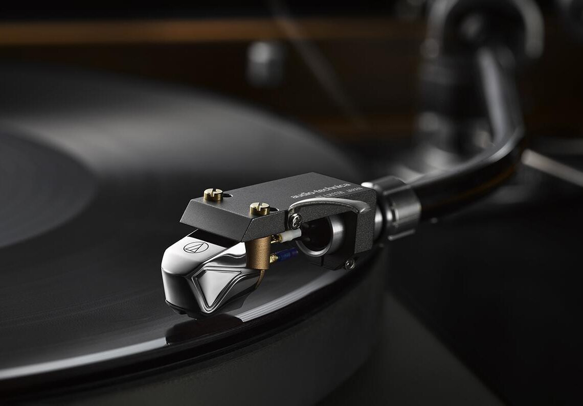 Audio-Technica esitteli uuden highend-äänirasian