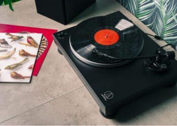 Audio-Technica esitteli AT-LP5x:n – parannettu versio tutusta USB-levysoittimesta