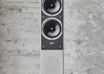 Audiovector kuorrutti kaiuttimensa betonilla