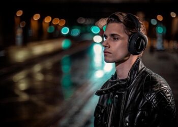 Bowers & Wilkins PX7 Carbon Edition -kuulokkeet