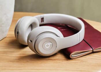 Parannettu ääni ja tyylikäs muotoilu