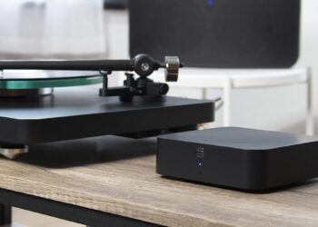 Perinteisistä toistolähteistä monihuoneääntä