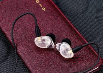Brainwavzilta erikoiset edulliset nappikuulokkeet – balanced armature -elementti ja 3d-printattu hartsikuori