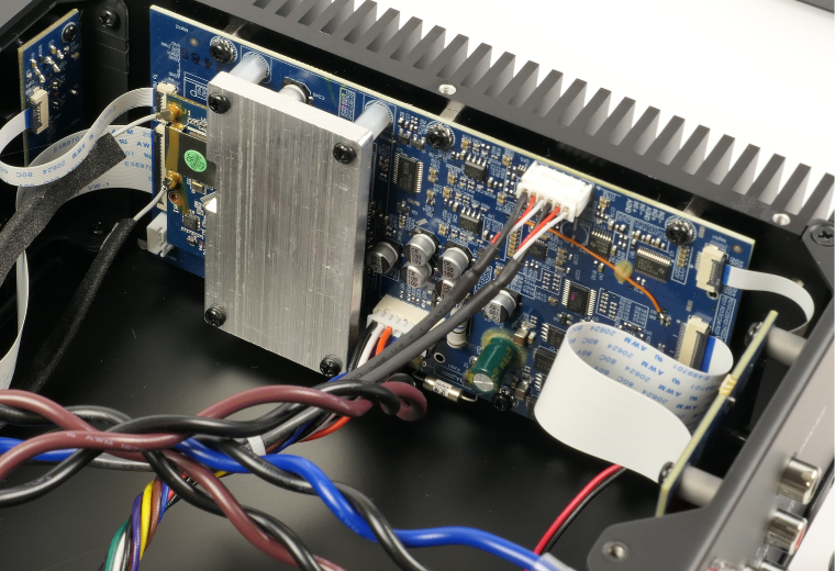 Cabasse Abyss -verkkovahvistin