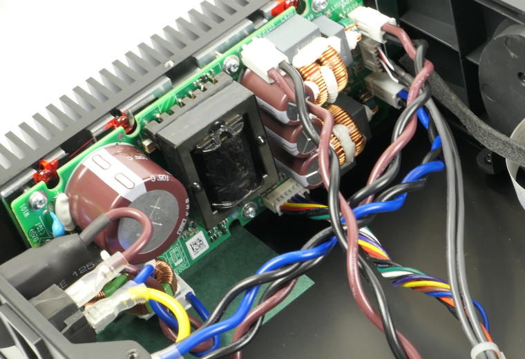 Cabasse Abyss -verkkovahvistin