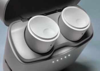 Vihdoin hyvän kuuloiset edulliset täyslangattomat kuulokkeet? – Cambridge Audion Melomania 1:ssä on 45 tunnin akunkesto ja yllättävän halpa hinta