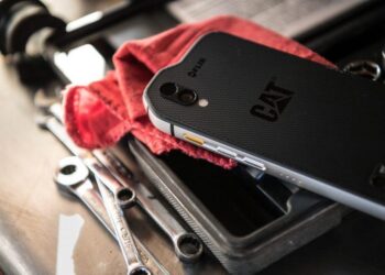 Cat uudisti raksapuhelimensa – mukana paranettu lämpökamera, laseretäisyysmittari ja sisäilmamittari