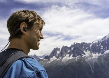 Parempaa ääntä pitkässä juoksussa – Jaybird esitteli Tarah Pro -urheilukuulokkeet 14 tunnin akunkestolla