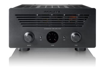 Putkien hehkua Tanskasta – Copland esitteli integroidun CTA408-putkivahvistimen