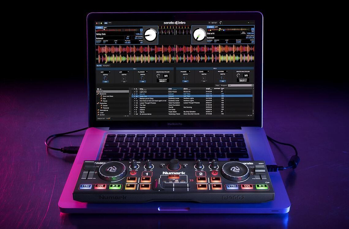 Numarkilta lähes taskukokoinen DJ-kontrolleri