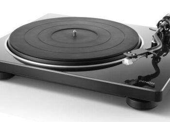 Denon esitteli kaksi vinyylisoitinta phono-esivahvistimilla – toisella voi digitoida suoraan usb-muistille