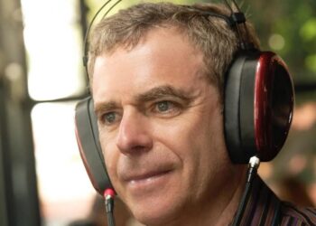 Dan Clark – Intohimona musiikki ja kuulokkeet