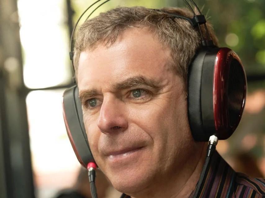 Dan Clark – Intohimona musiikki ja kuulokkeet