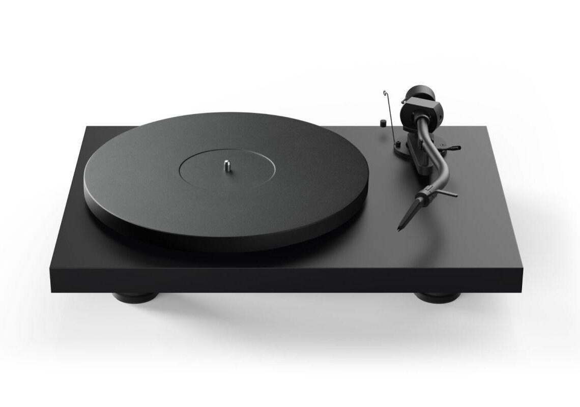 Pro-Jectilta uusi Debut Pro S -levysoitin ja vinyyliäänen puhdistin