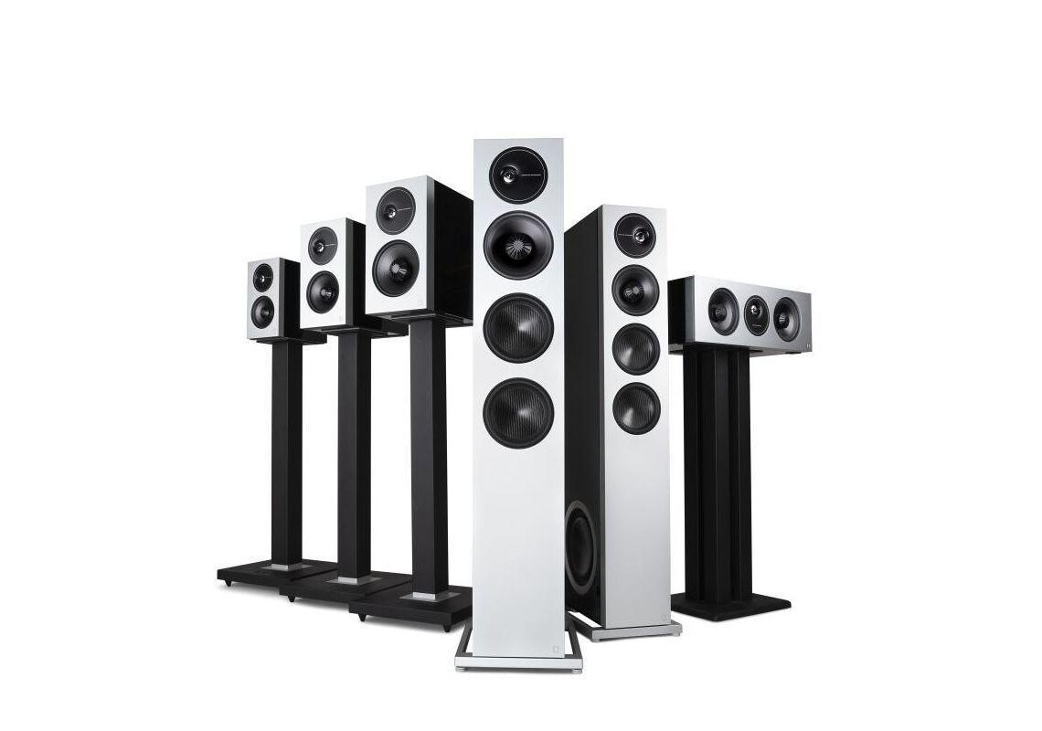 Definitive laajensi Demand-mallistoaan kahdella lattiakaiuttimella ja yhdellä keskikaiuttimella