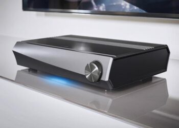 AV-vahvistin yhdellä säätimellä