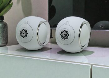 Devialet Phantom Ultimate 98 dB Uskomaton bassotoisto, mutta millä hinnalla? Katso video