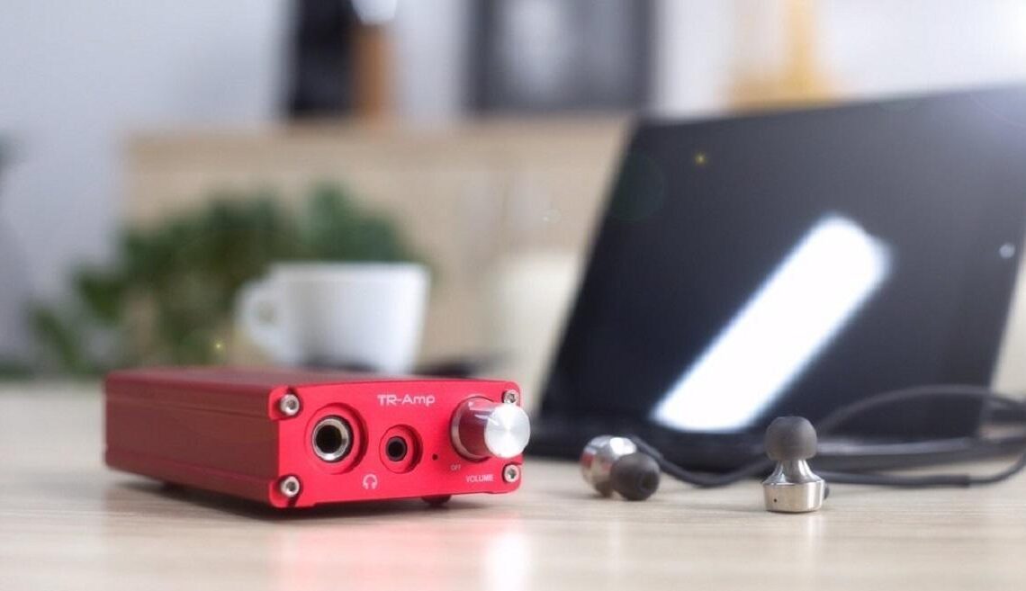 Taskukokoinen DAC-vahvistin EarMen TR-Amp