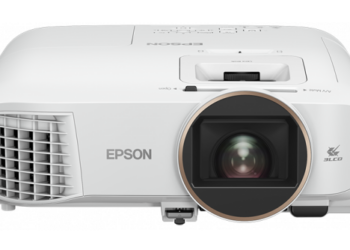 Testissä Epson EH-TW5650 -projektori – kirkas kuin tähti