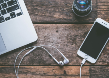 Erilaiset näytöt, erilaiset kokemukset: Mikä toimii parhaiten nettipelaamisessa