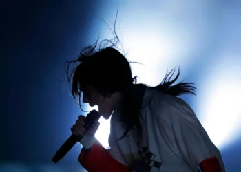 Kriitikot ylistävät Billie Eilishin uutta albumia