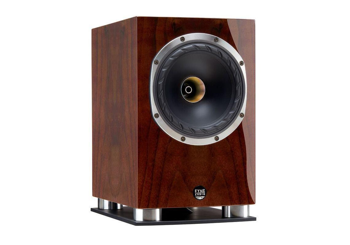 Fyne Audion F500SP -kaiutin lainaa kalliimmaltaan